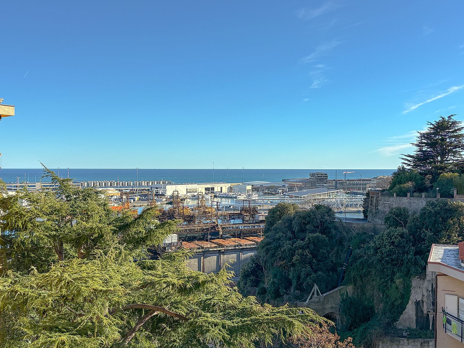 f14 571 savona valloria vendesi appartamento luminoso vista mare18