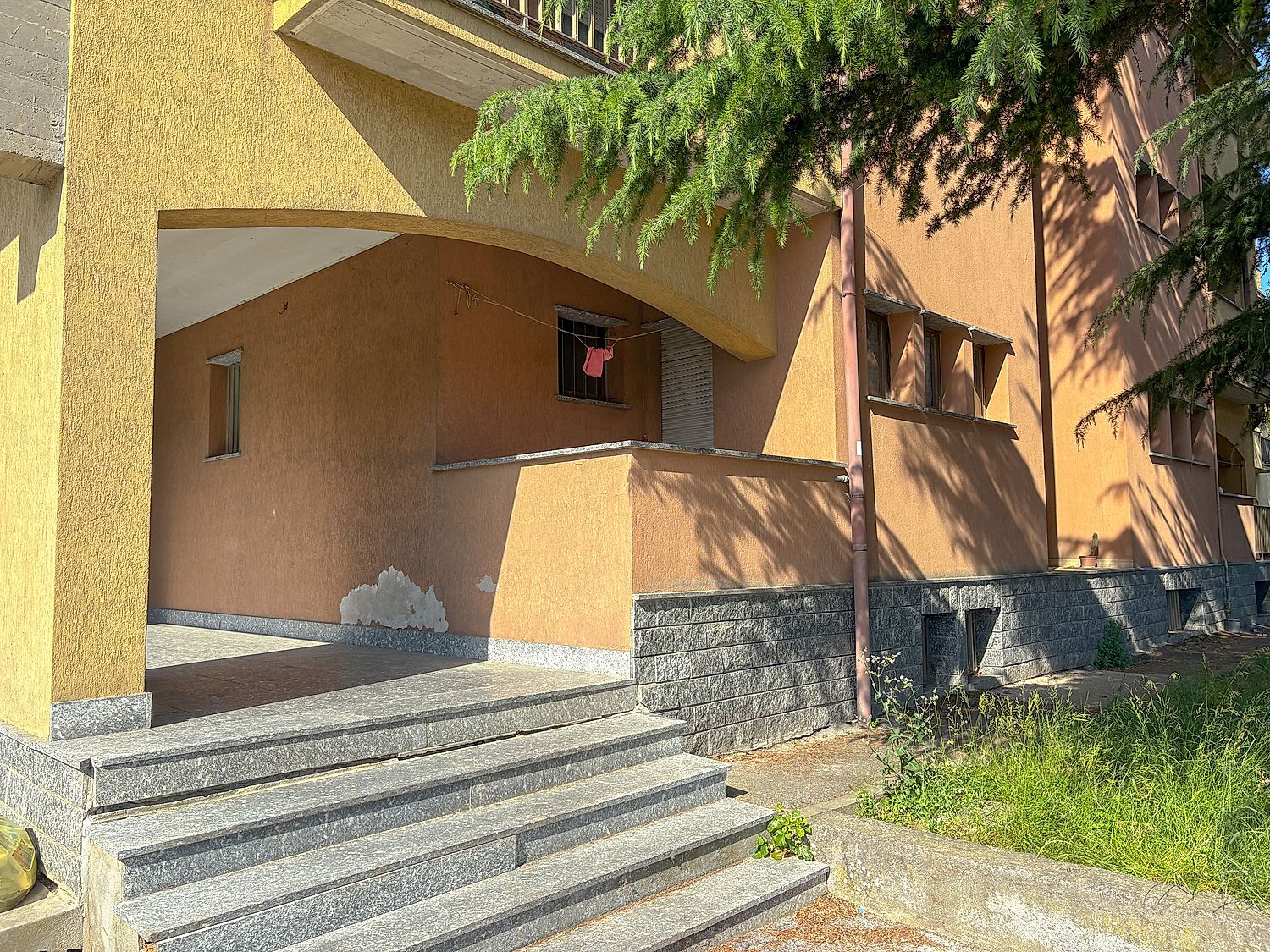 f14 594 cairo savona via pighini vendesi appartamento balcone residenziale1