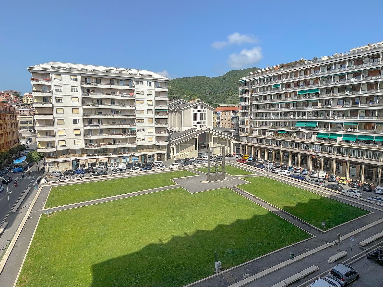 f14 85 savona oltreletimbro vendesi piazza martiri appartamento luminoso9