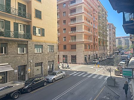 f14 238 savona centro citta vendesi appartamento ufficio ampia metratura2